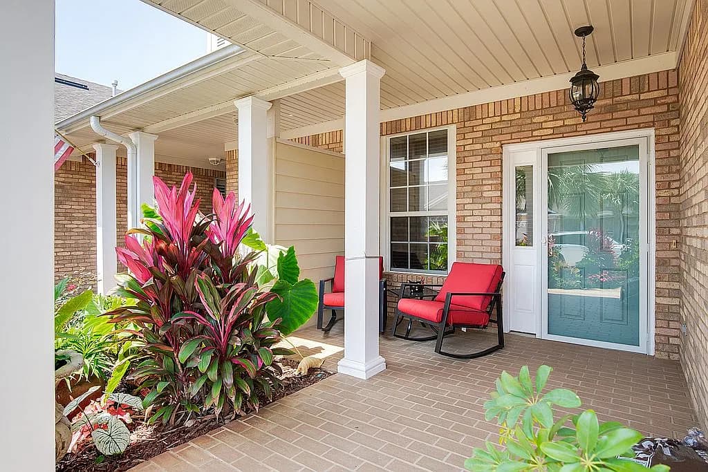 230 Diamond Cv — exterior photo