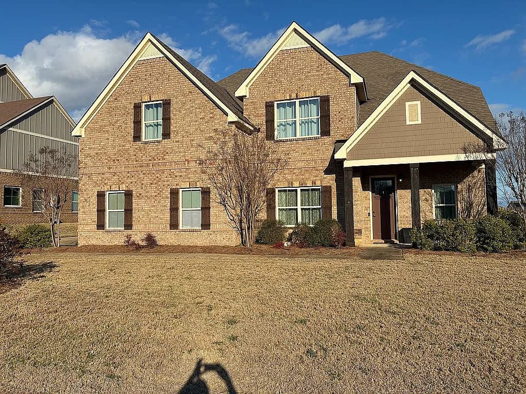 422 Sydney Dr N — exterior photo
