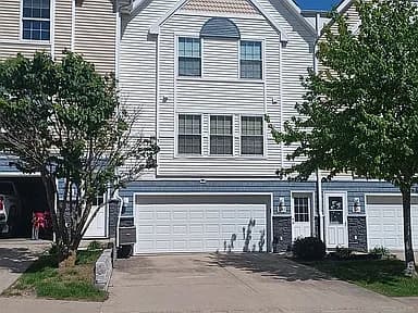 1243 SE Village View Ln — exterior photo