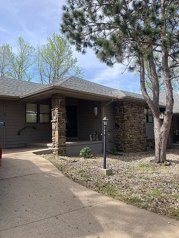 18 Wedgewood Ln — exterior photo