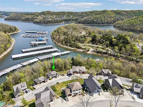 1053 Old Casey Cove Rd — exterior photo
