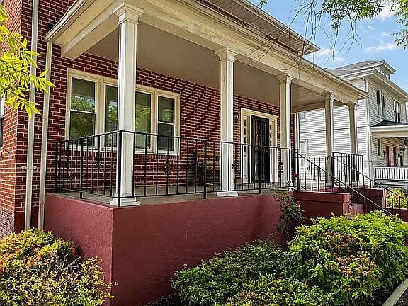 2804 Edgewood Ave — exterior photo