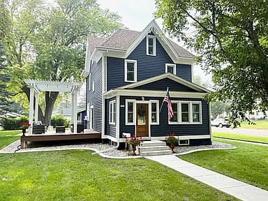 1527 Ford Ave N — exterior photo
