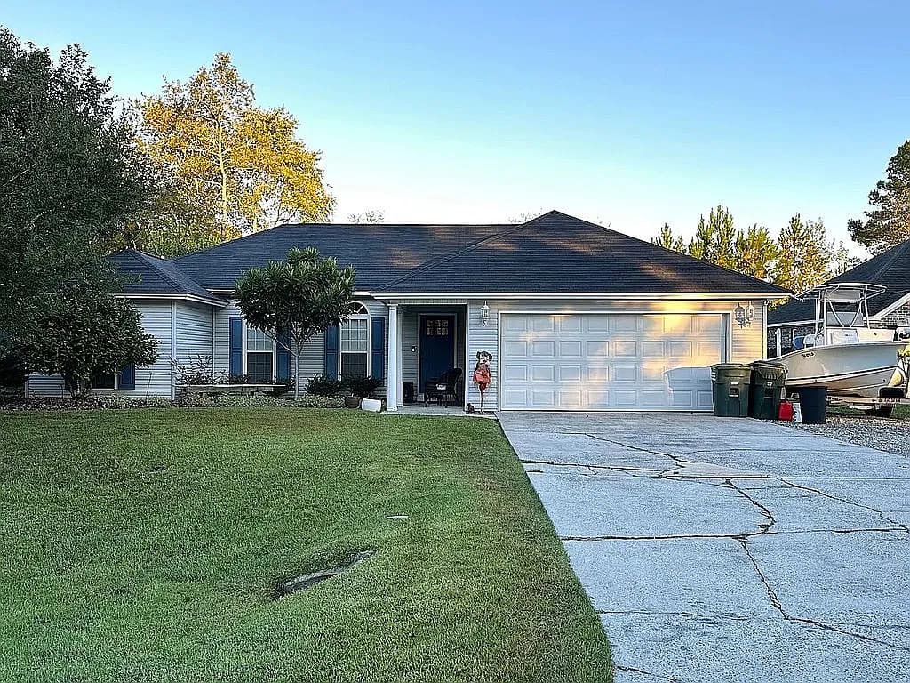 208 Burton Rd — exterior photo