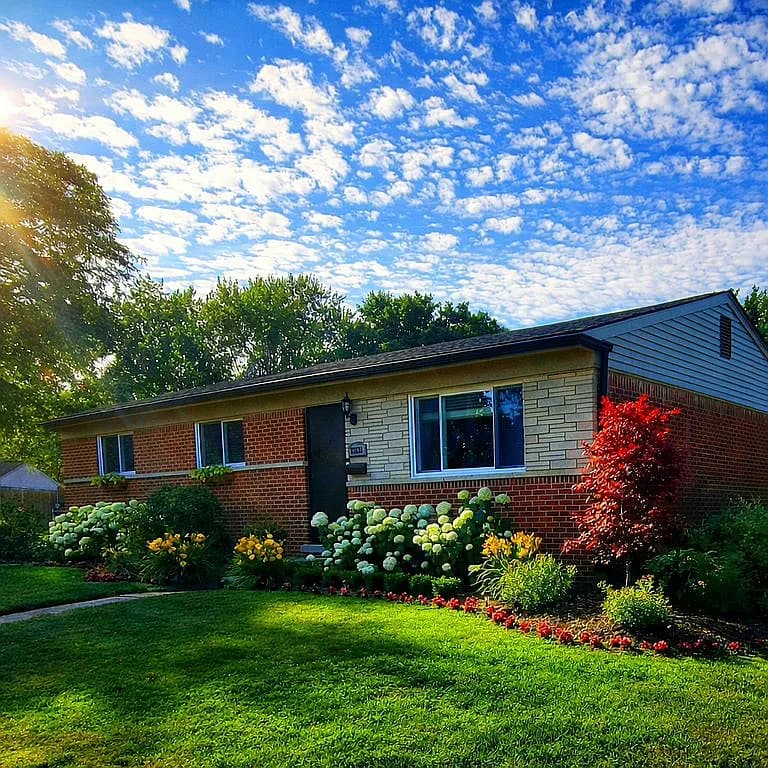 35638 Perth St — exterior photo