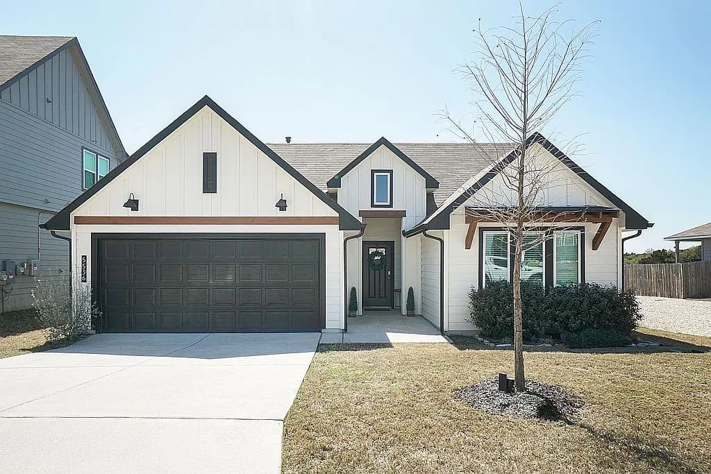 5536 Jewel Curv — exterior photo