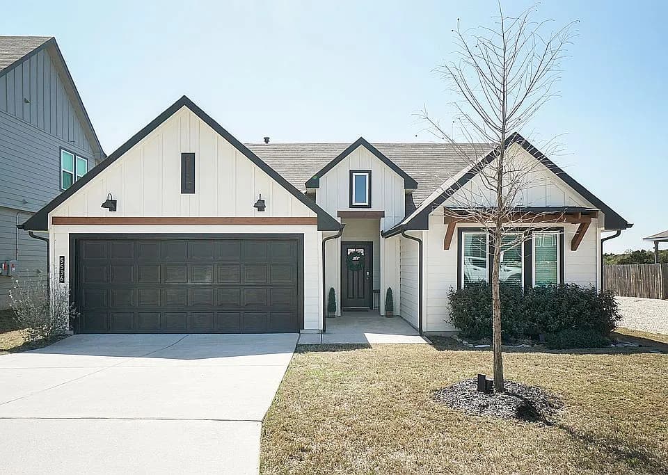 5536 Jewel Curv — exterior photo