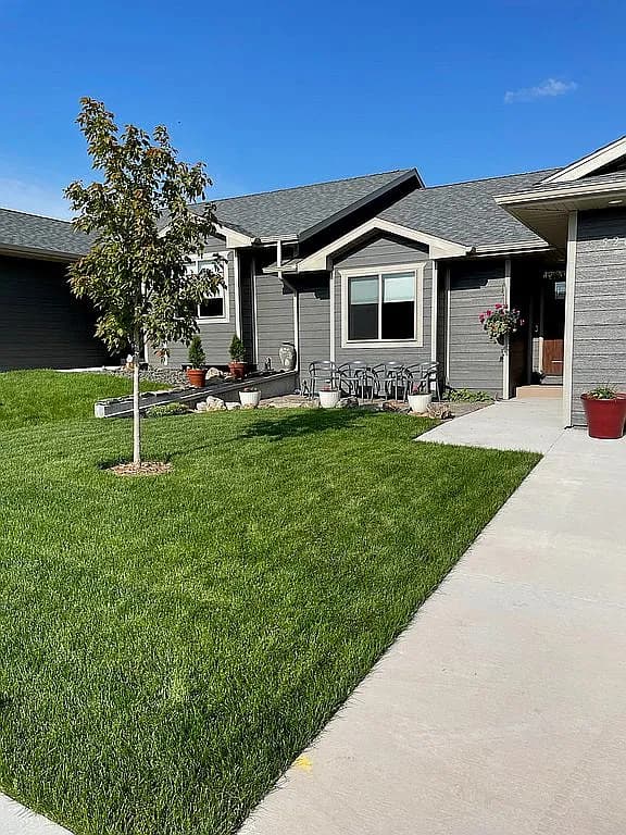 526 Topaz Ln — exterior photo