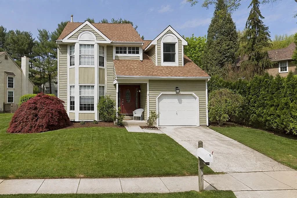 5 Christopher Mills Dr — exterior photo