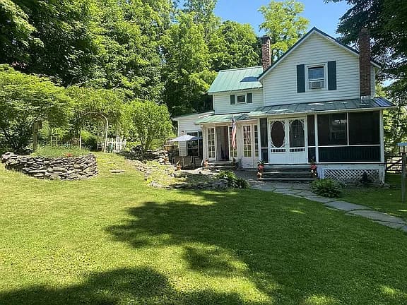 390 Water Street Rd — exterior photo