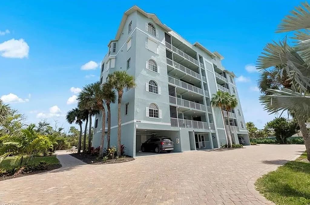 6691 Estero Blvd APT 102 — exterior photo