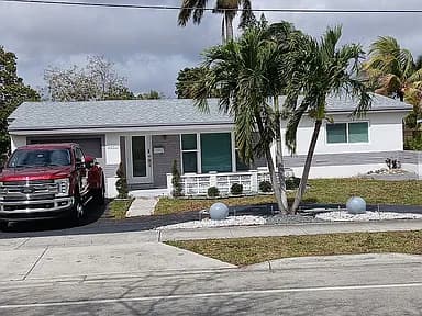 6641 Miramar Pkwy — exterior photo