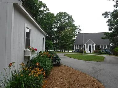 31 Albion Way — exterior photo