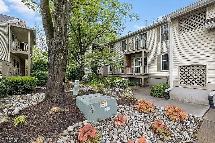 150 Jamestown Rd — exterior photo