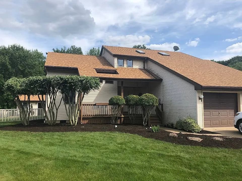 312 Donnas Way — exterior photo