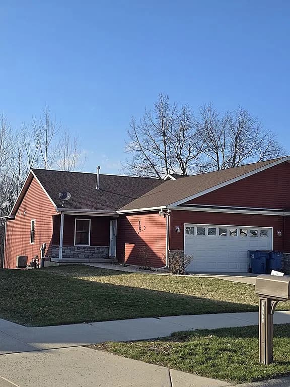 17302 Brookwood Dr — exterior photo