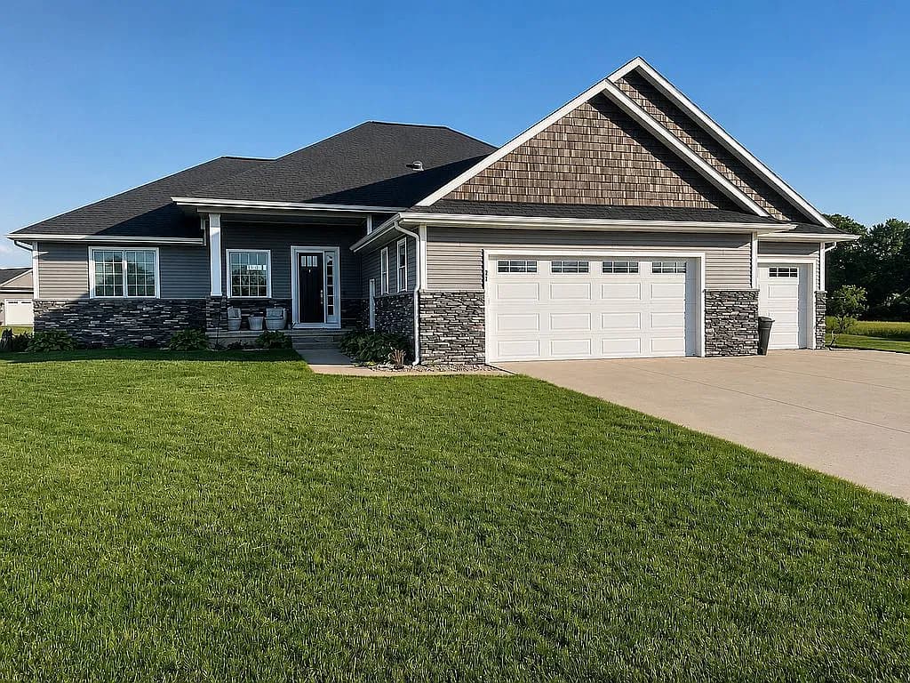 212 Windward Dr — exterior photo