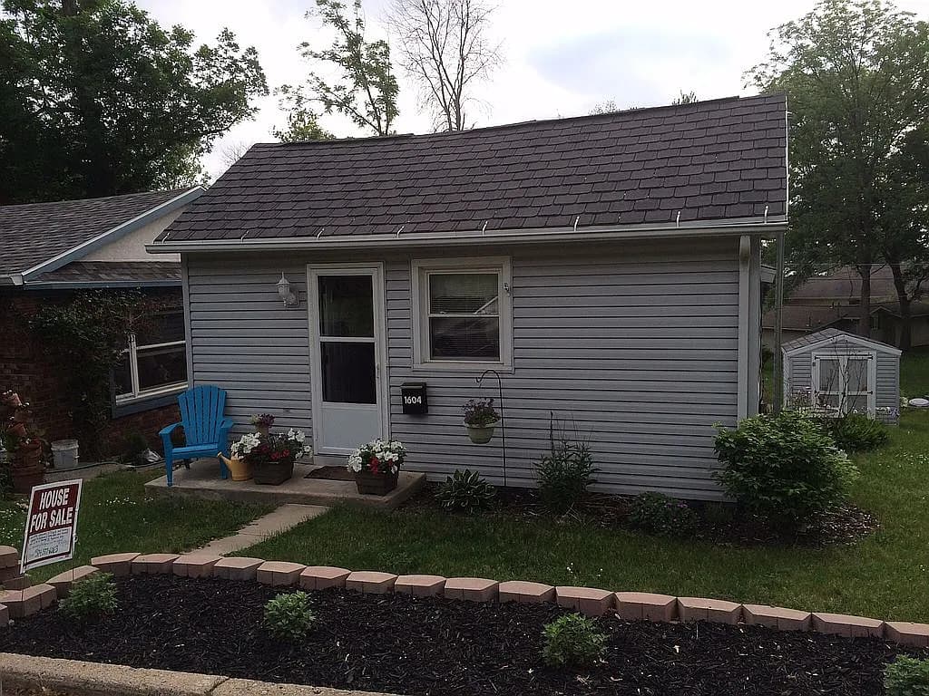 1604 Chestnut Ave — exterior photo