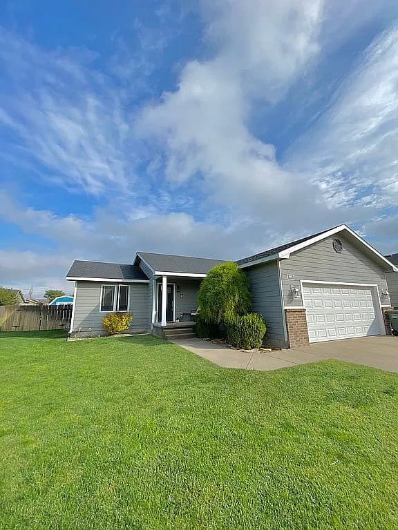 1806 Apache Rd — exterior photo