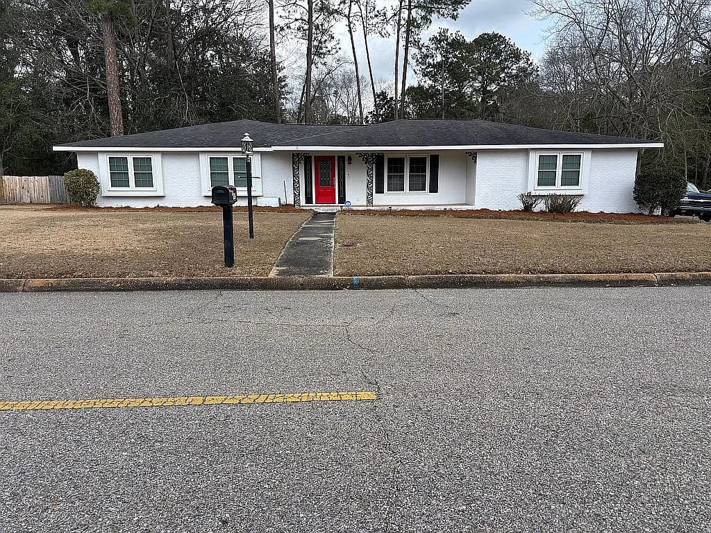 1400 Buena Vista Dr — exterior photo