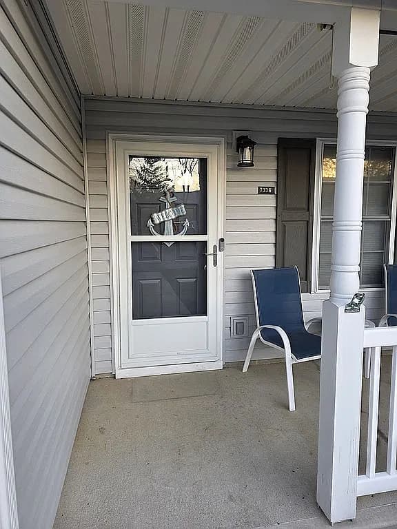 7336 Snug Harbor Dr — exterior photo