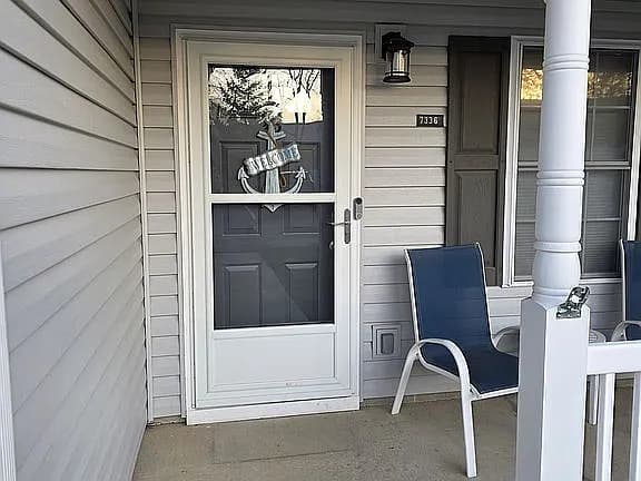 7336 Snug Harbor Dr — exterior photo