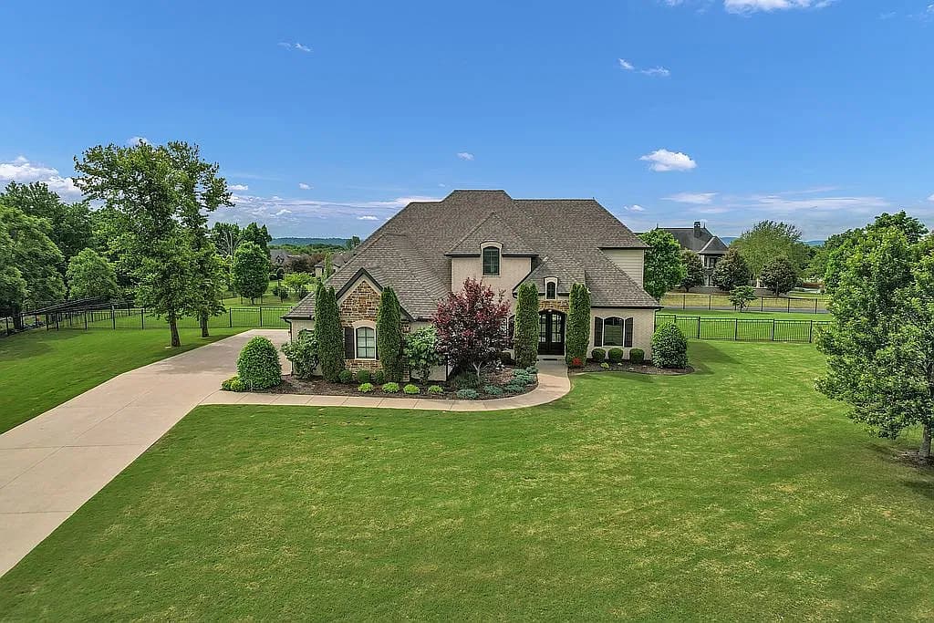 3879 W Norwood Pl — exterior photo