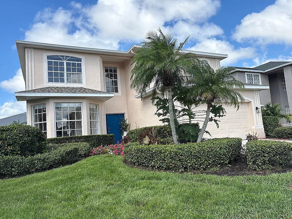 7462 Featherstone Blvd — exterior photo