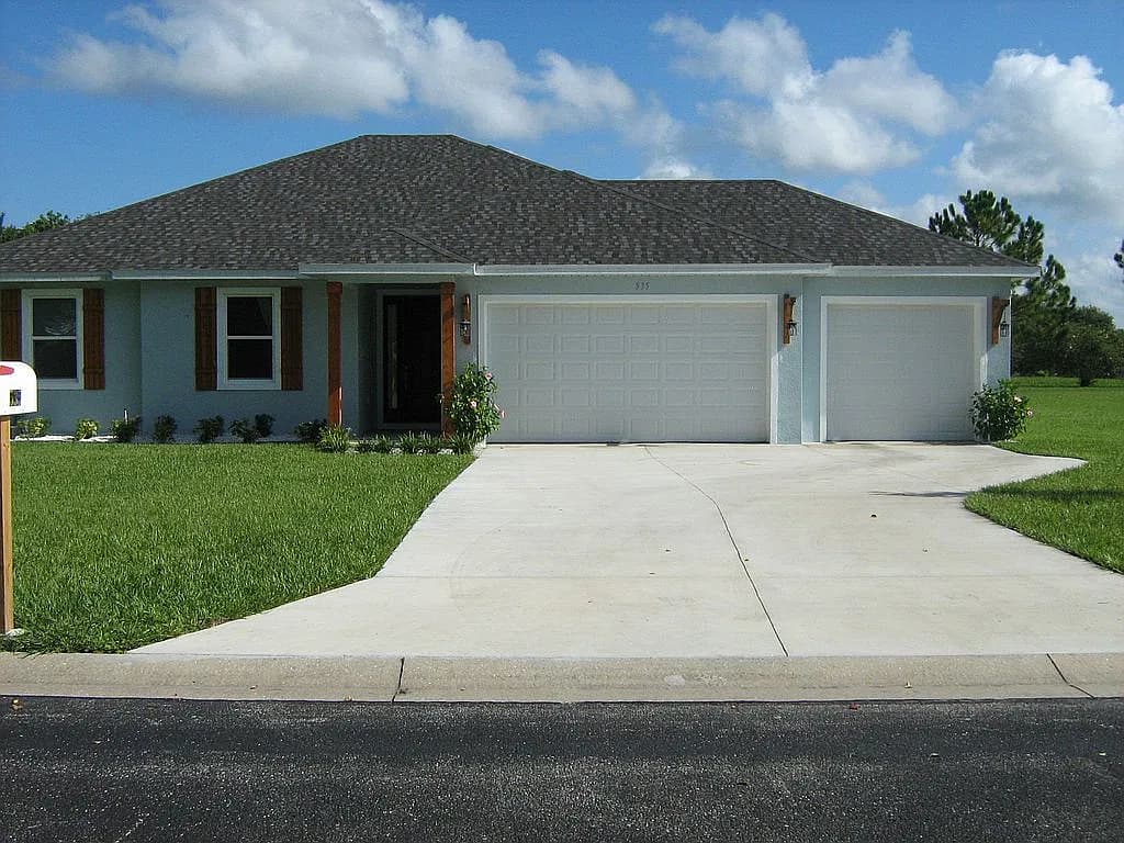 535 Dowling Cir — exterior photo