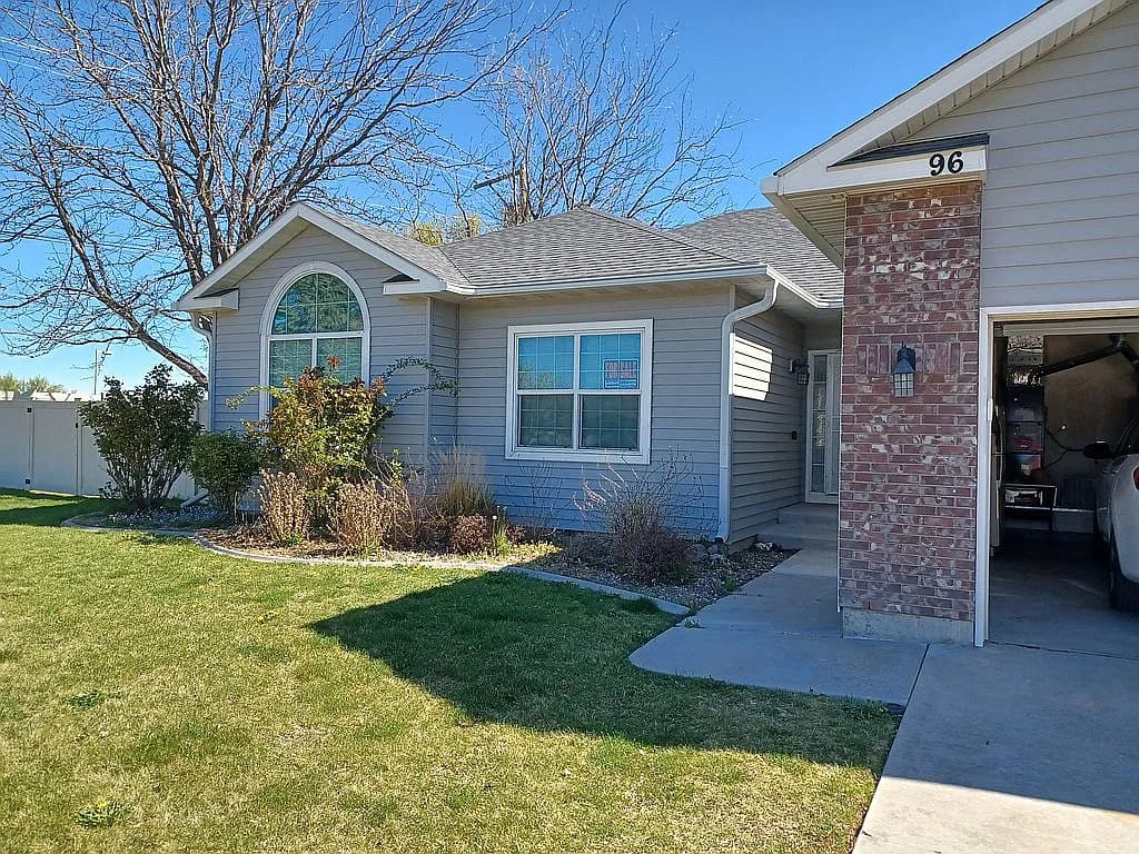 96 N Wedgwood Dr — exterior photo