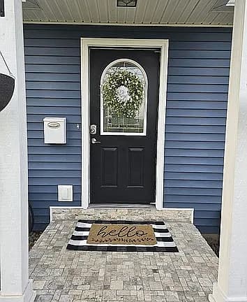 1586 Gene St — exterior photo