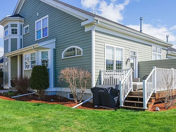106 Maidstone Ln — exterior photo