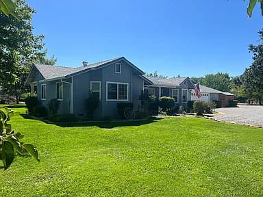 17085 Palm Ave — exterior photo