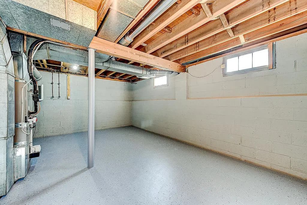415 Elwood St — exterior photo