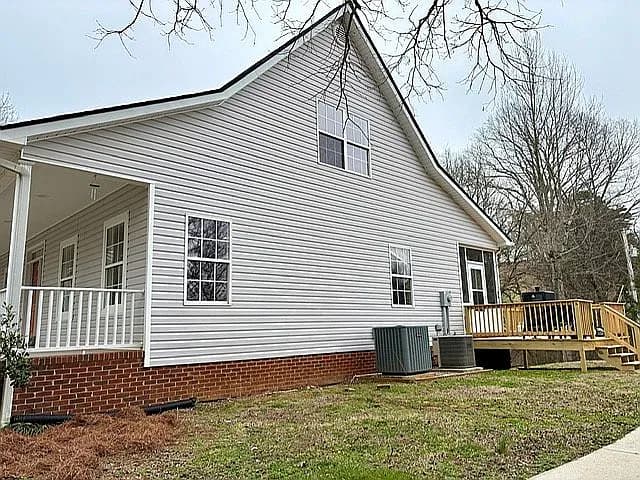 1168 Council Rd NE — exterior photo