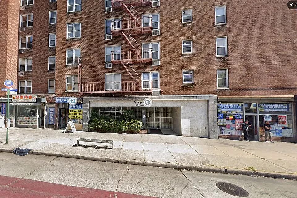4295 Main St APT 3B — exterior photo