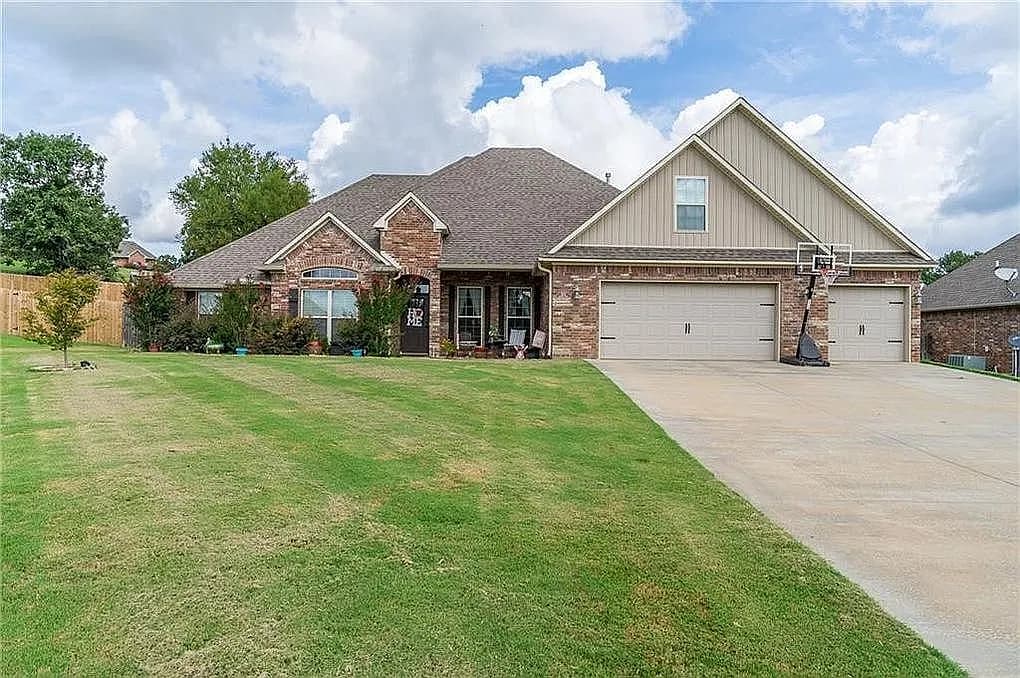 3712 Brighton Pl — exterior photo