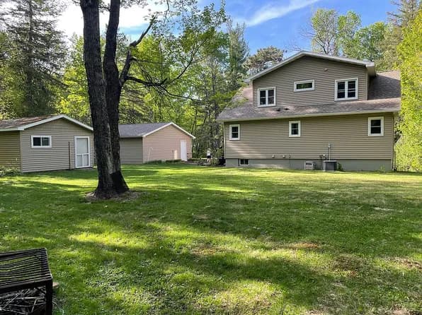 1582 Evergreen Dr — exterior photo