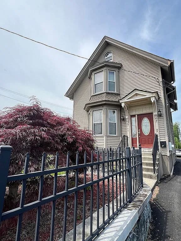 167 Center St — exterior photo