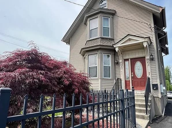 167 Center St — exterior photo