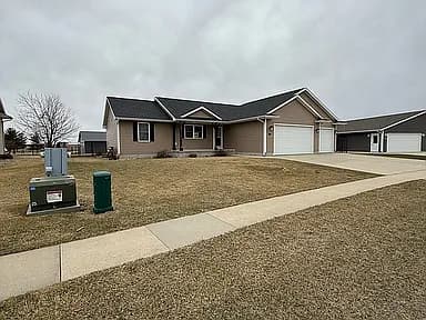 807 Juniper Dr — exterior photo