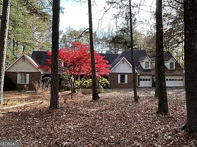 135 Melody Ln — exterior photo