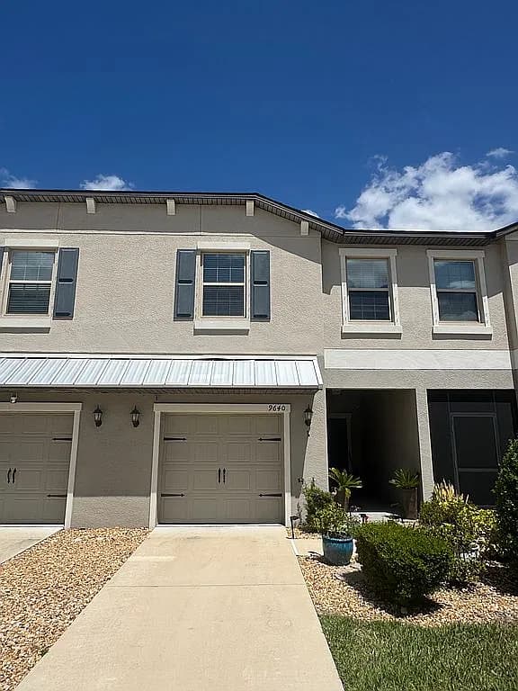 9640 Pembrooke Pines Dr — exterior photo