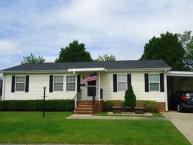 208 Bluffton Dr — exterior photo
