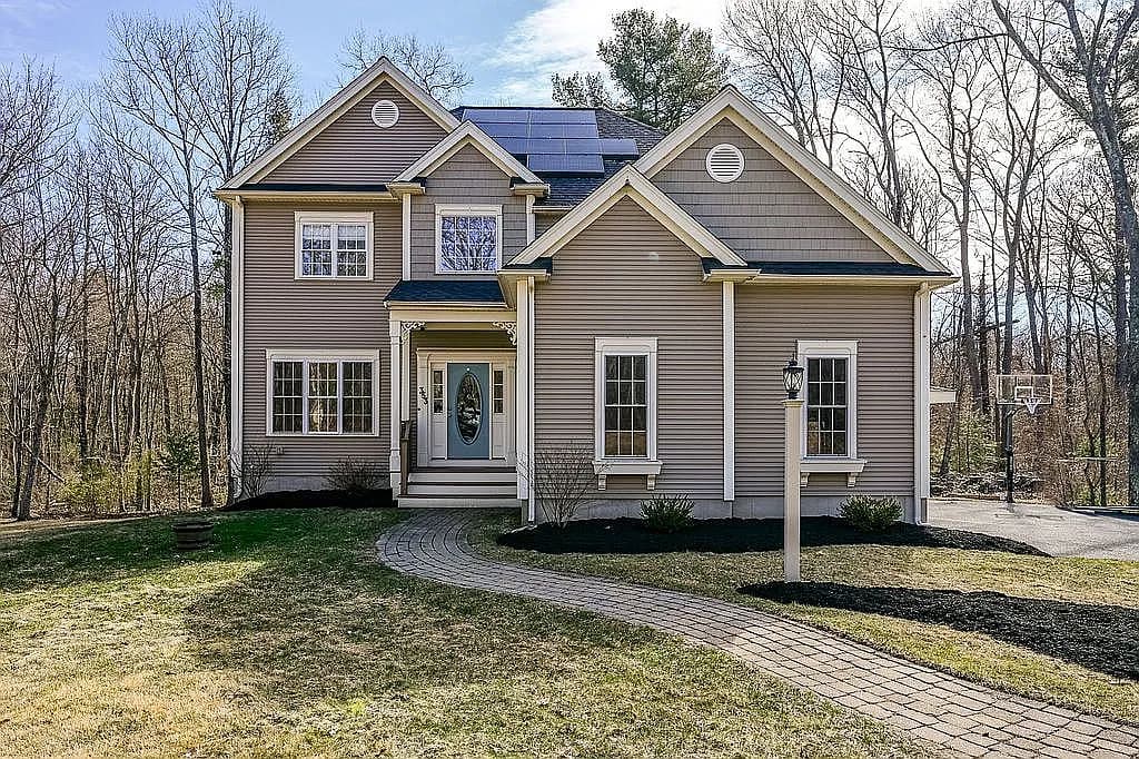 353 Purchase St — exterior photo