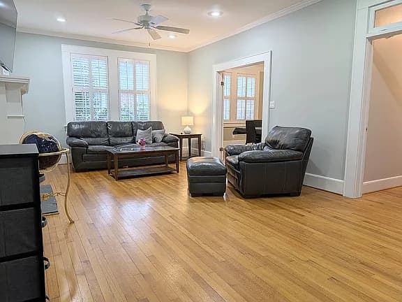 304 S Saluda Ave — exterior photo