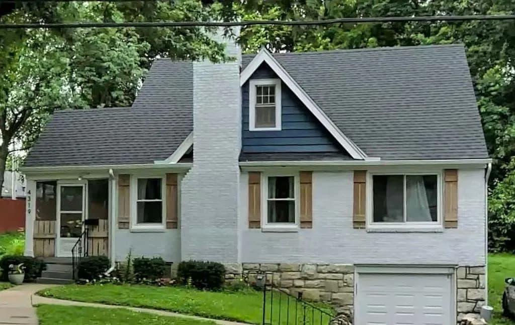 4319 Victory Dr — exterior photo