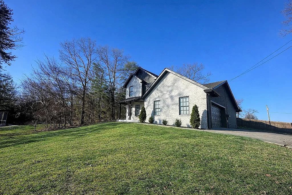 7346 Circle Point Dr — exterior photo