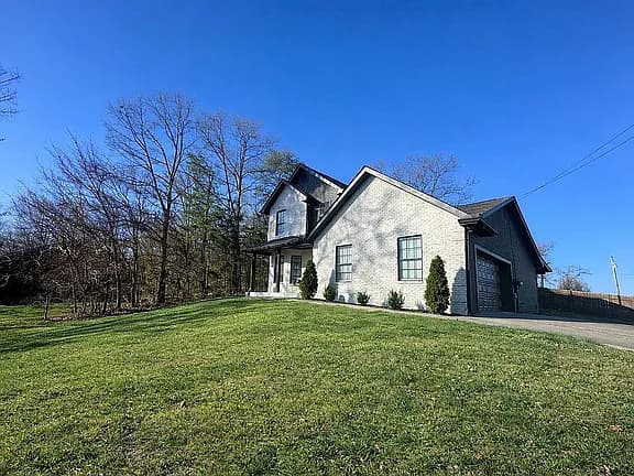7346 Circle Point Dr — exterior photo