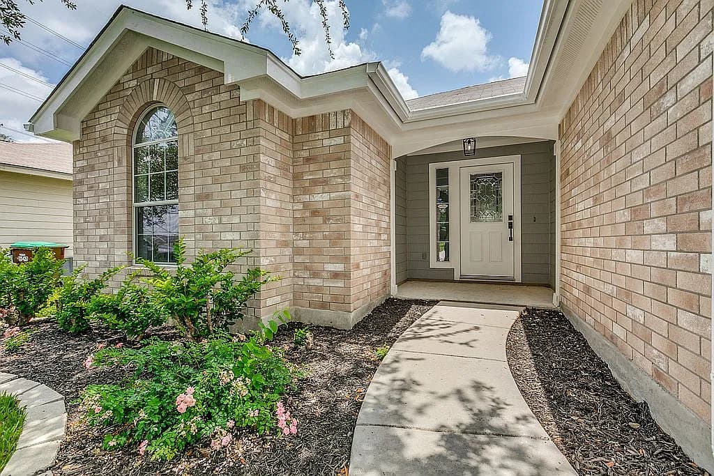 8407 Chalk Hill Cv — exterior photo
